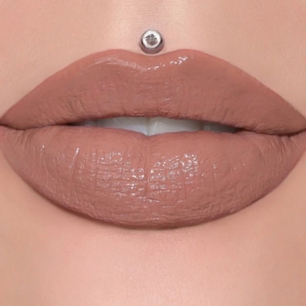 🌼house tour by Jeffree Star supreme gloss
